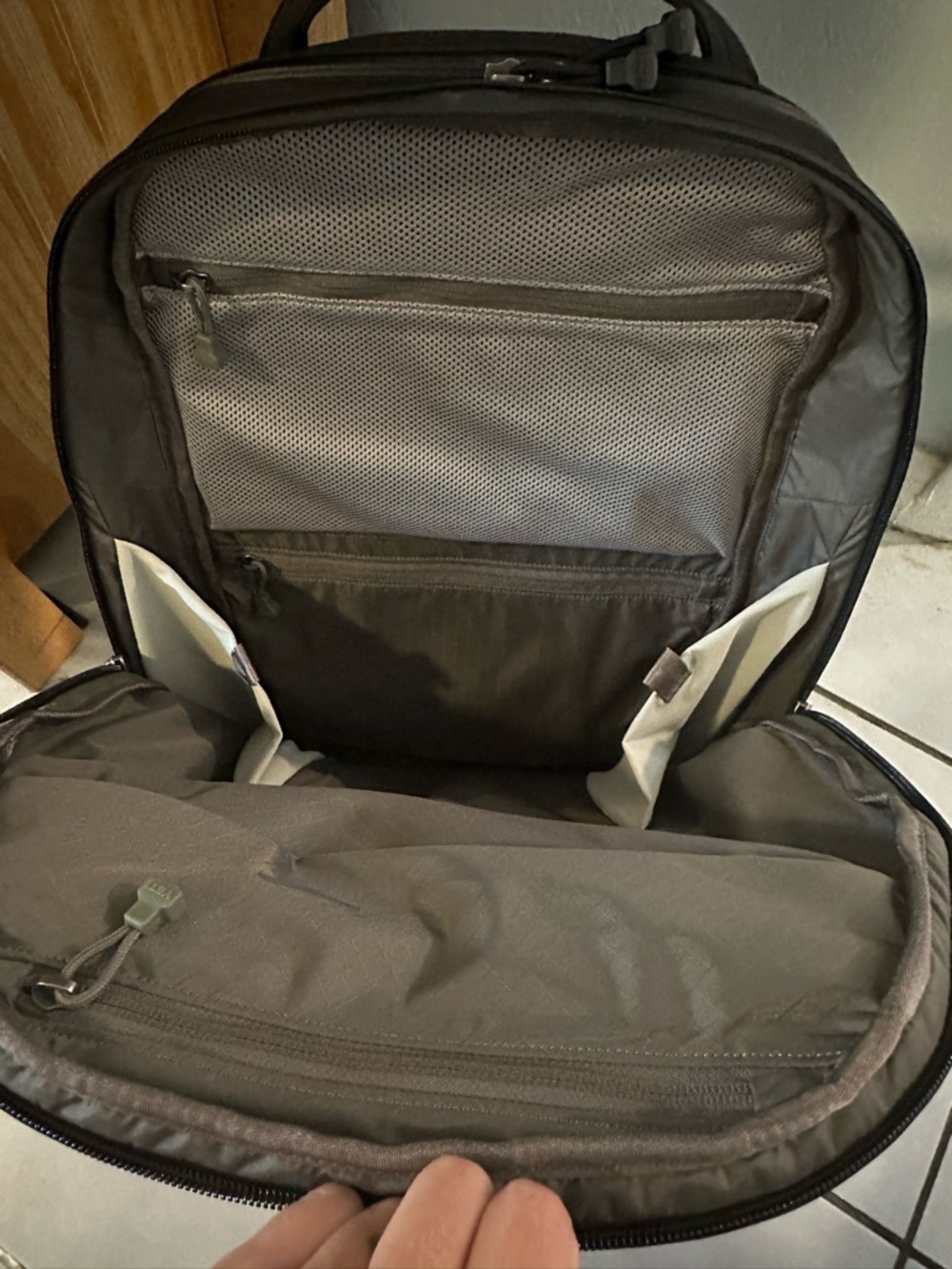 Yeti Black Crossroads Backpack - Sleek Everyday Pack - Picture 4 of 4